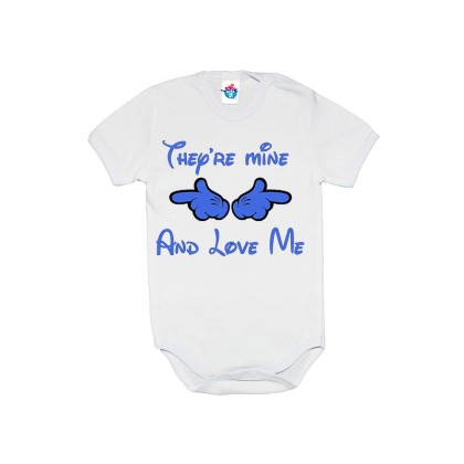 Бебешко боди с надпис They're mine And Love Me